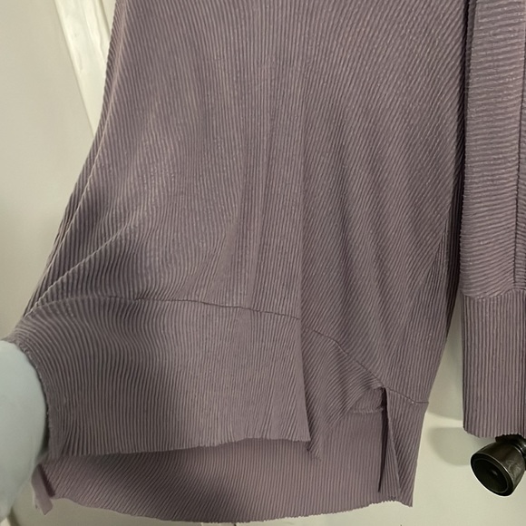 Cute top - Picture 4 of 5